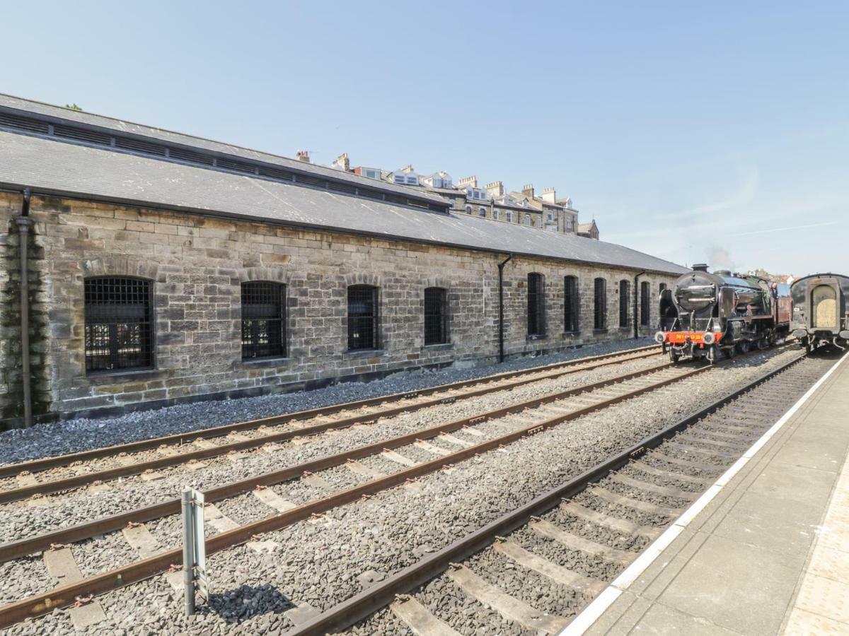 Ferienwohnung Tornado Engine Shed Whitby Exterior foto