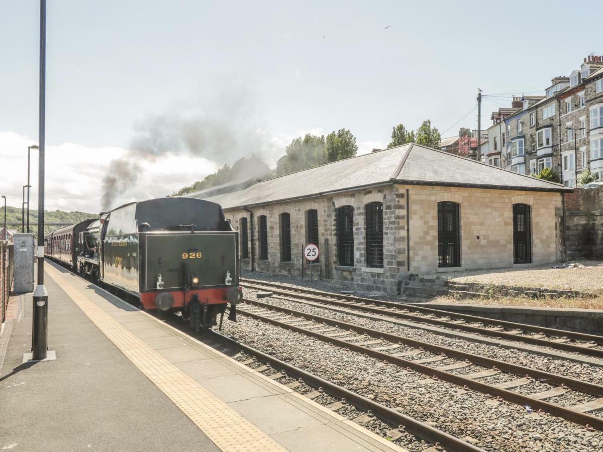 Ferienwohnung Tornado Engine Shed Whitby Exterior foto